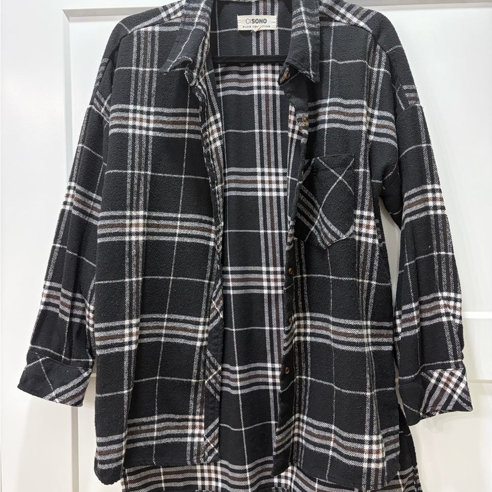 Ci Sono Casual Comfy Black Plaid Utility Shacket. Size Medium